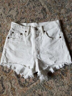 Levi’s 501 White Denim Cutoff Shorts – Size 24